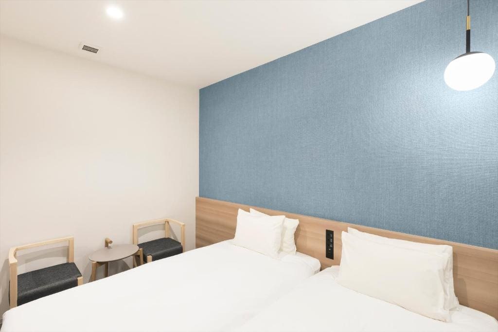 Twin Room with Extra Bed room - Image 2