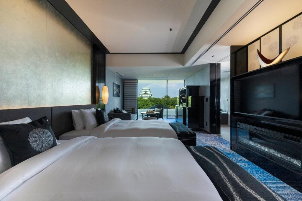 Luxury Castle View Twin room - Image 1
