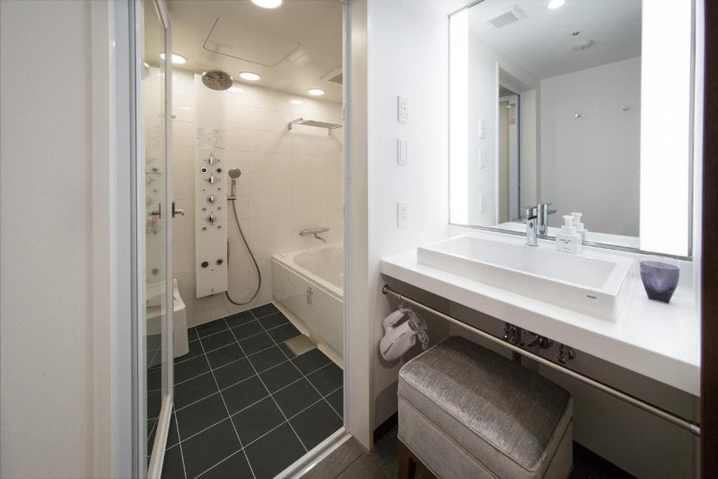 Superior Triple Room - Non-Smoking room - Image 3