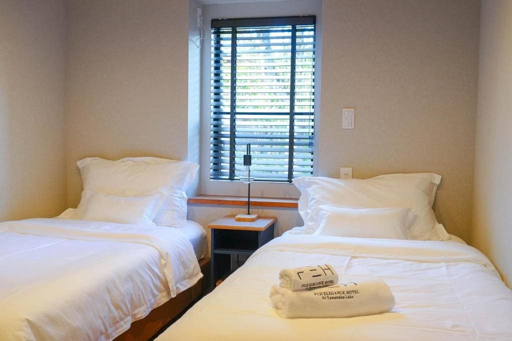 Twin Room with Private Bathroom room - Image 2