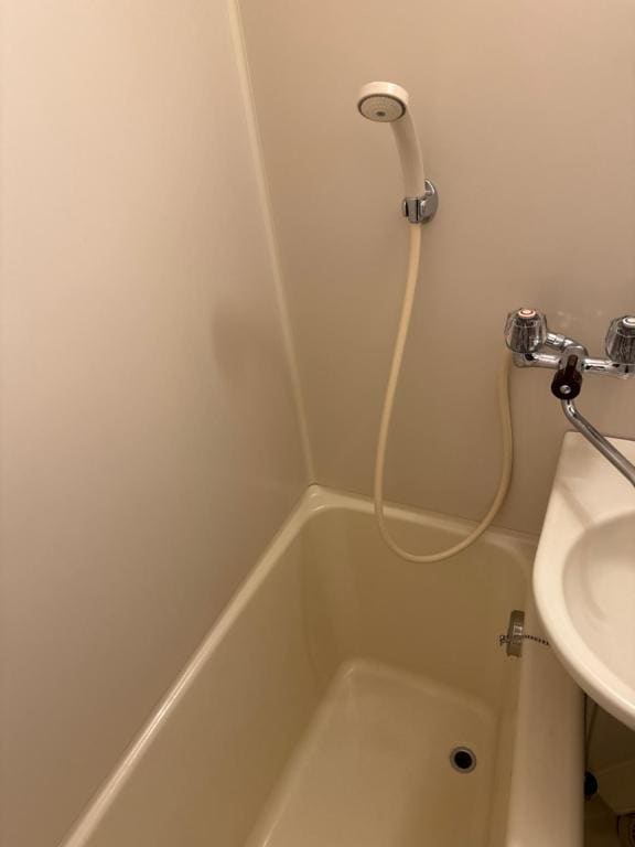 Quadruple Room with Private Bathroom room - Image 2
