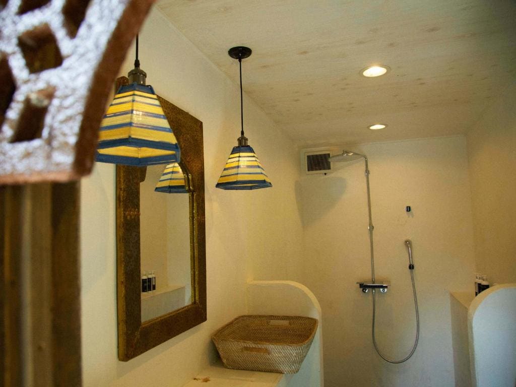 Site - B with Jacuzzi and Terrace room - Image 3