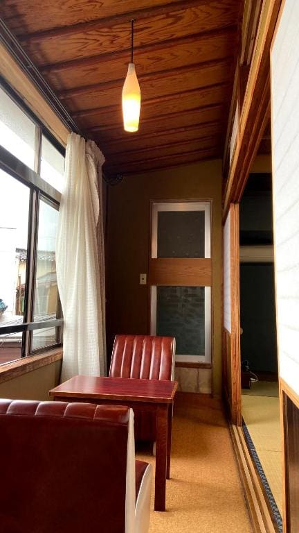 Family Room room - Image 3