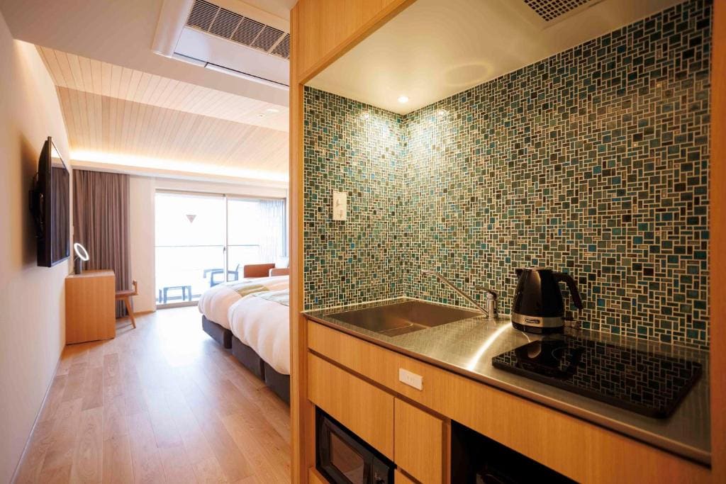 Deluxe Queen Room with Sauna room - Image 3