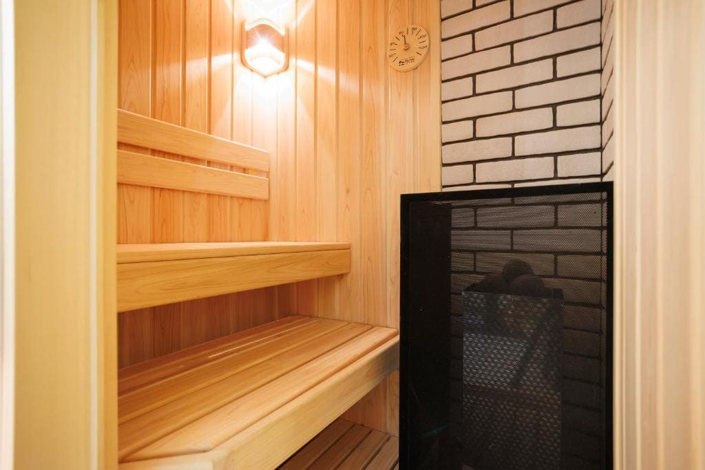 Superior King Room with Sauna room - Image 2