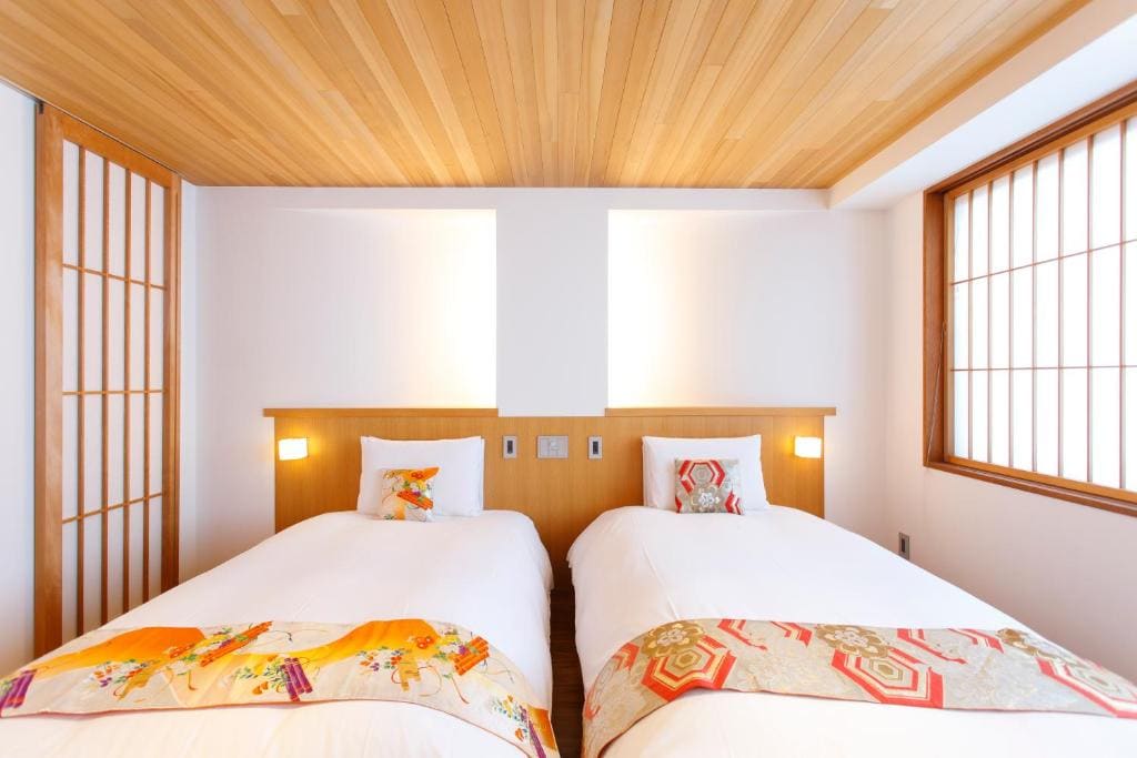 Deluxe Twin Room room - Image 2