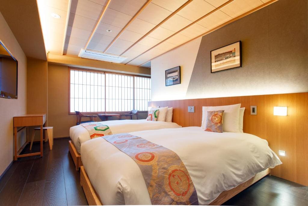 Large Twin Room room - Image 2