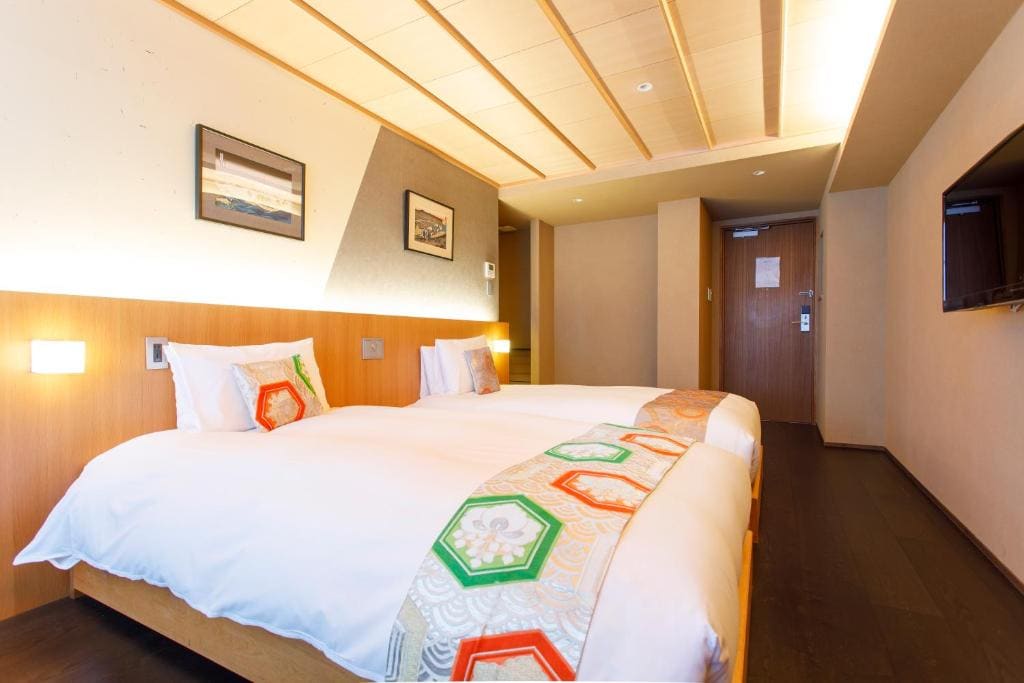 Large Twin Room room - Image 1