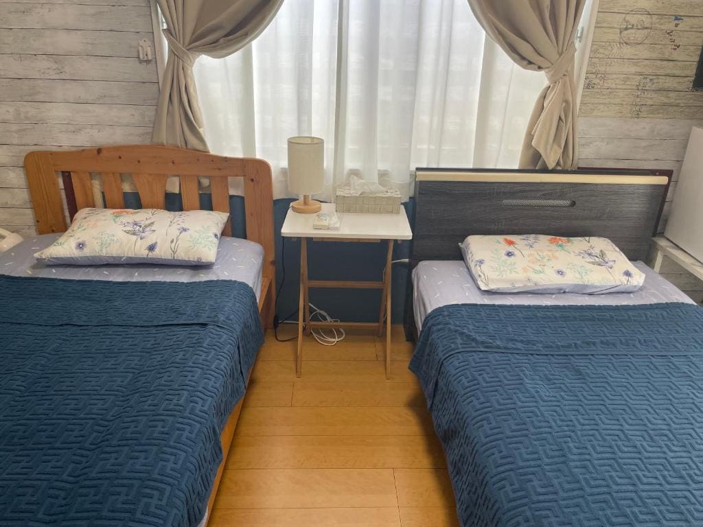 Economy Twin Room room - Image 1
