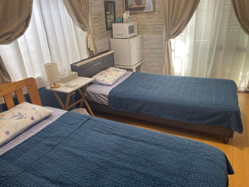 Economy Twin Room room - Image 2