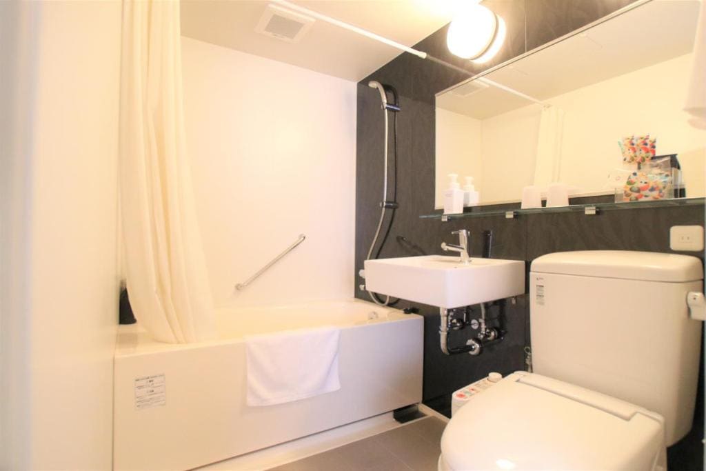 Superior Twin Room room - Image 3