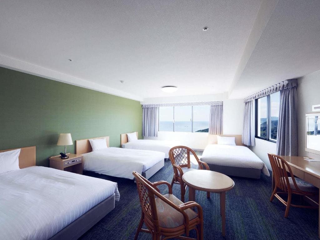 Classic Room with Two Single Beds and Two Sofa Beds - Ocean/Sea View room - Image 2