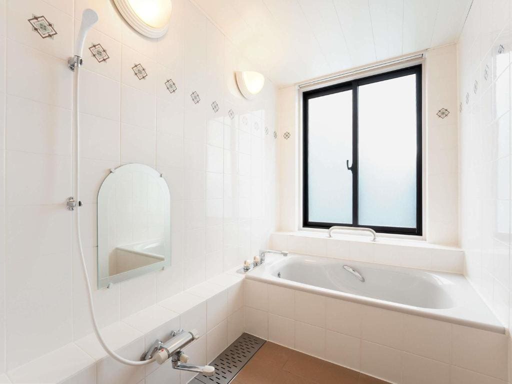 Executive Twin Suite with Mountain View room - Image 1