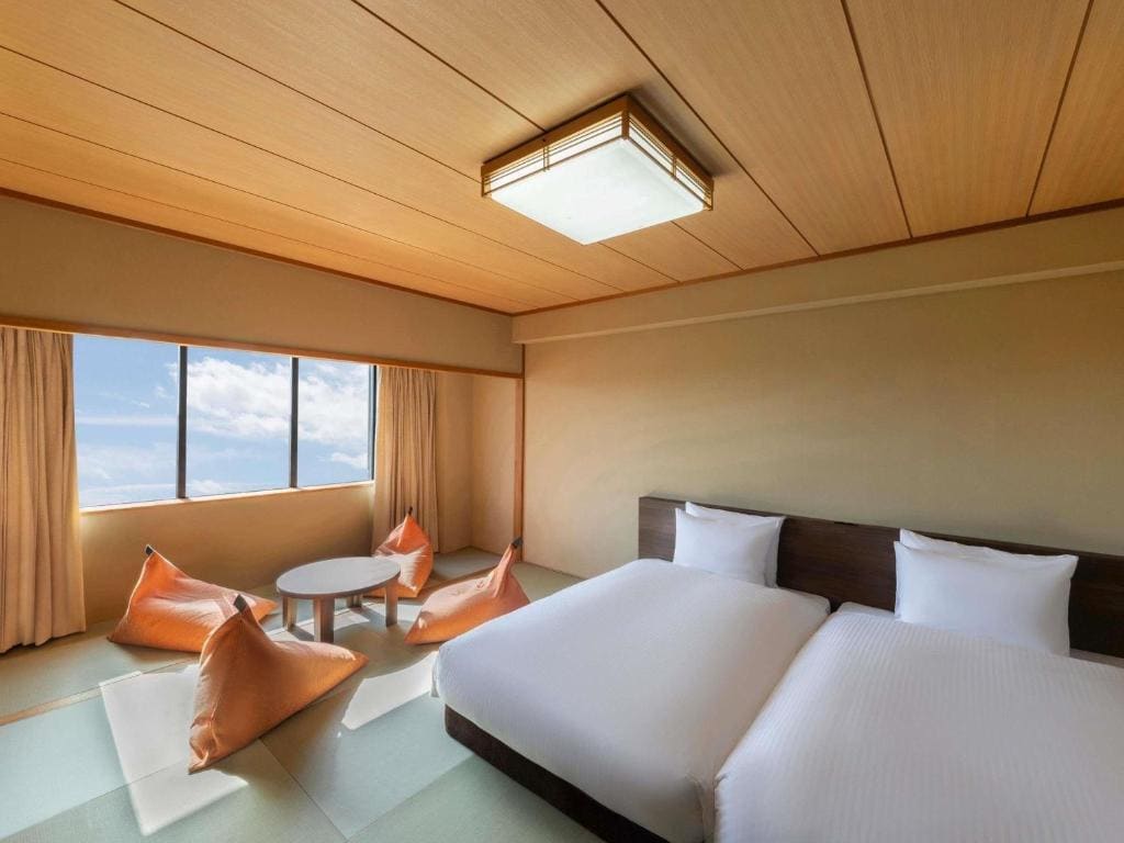 Standard Japanese-Style Room room - Image 1