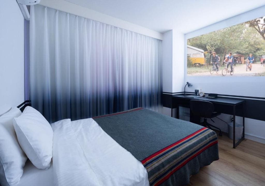 Theater Double Room with Private Shower room - Image 1