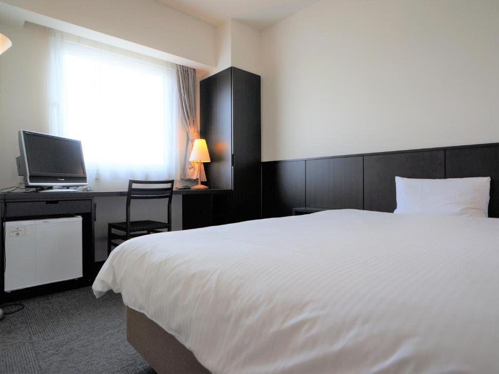 Single Room with Shower room - Image 1