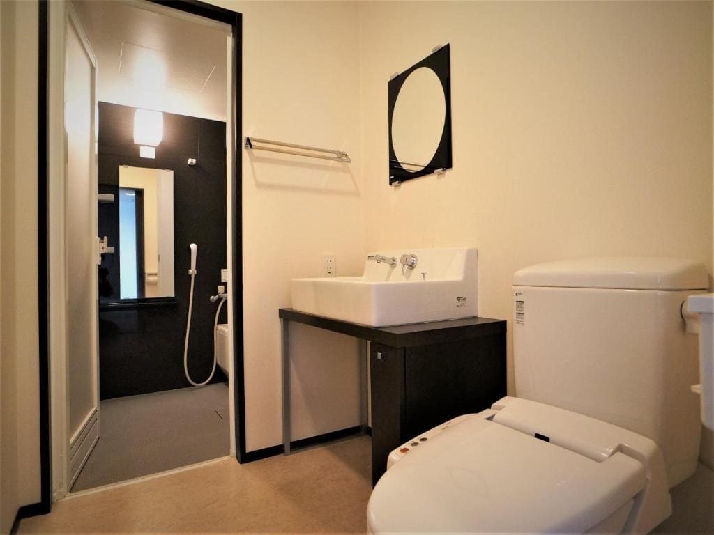 Twin Room - Non-Smoking room - Image 1