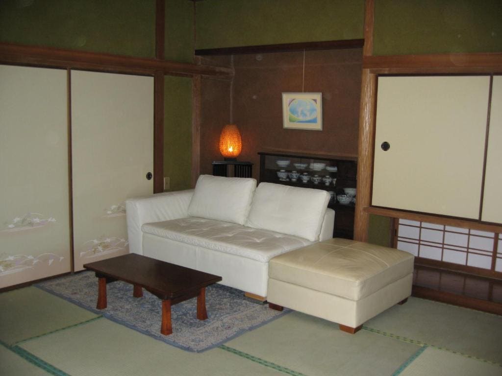 Japanese-Style Twin Room - Smoking room - Image 2