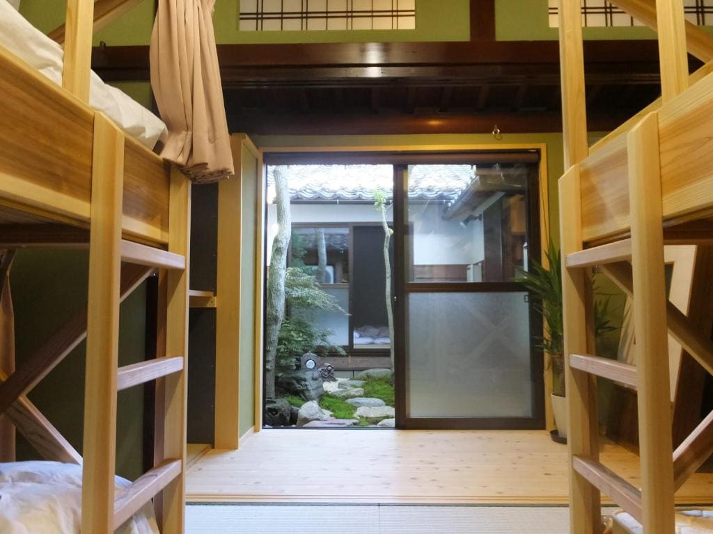 Bunk Bed in Mixed Dormitory Room room - Image 1