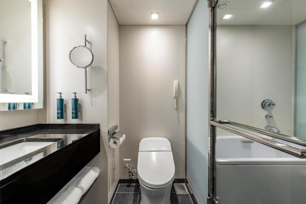 Premium Twin Room with Sofa Bed room - Image 1