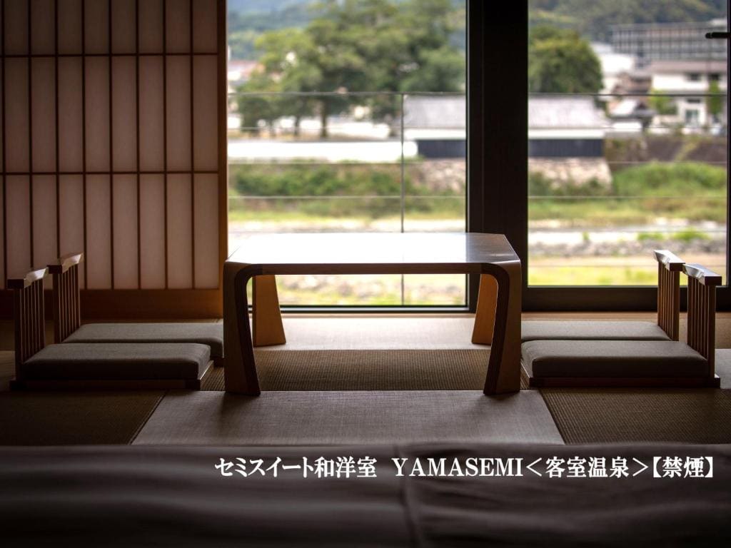 Triple Room with Private Bathroom room - Image 2