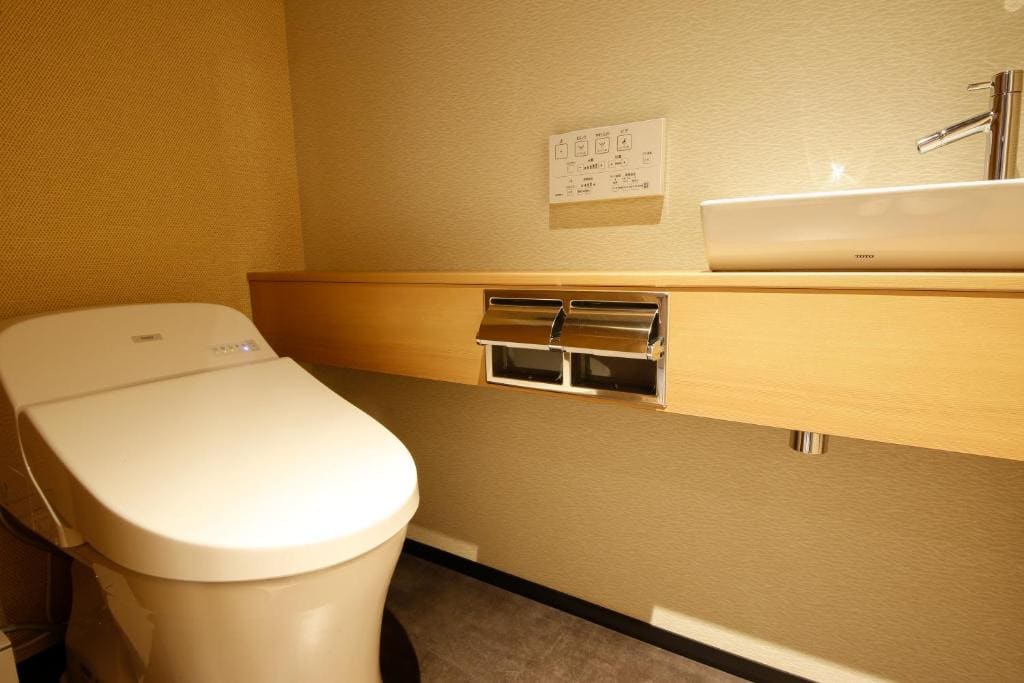 Superior Quadruple Room room - Image 1