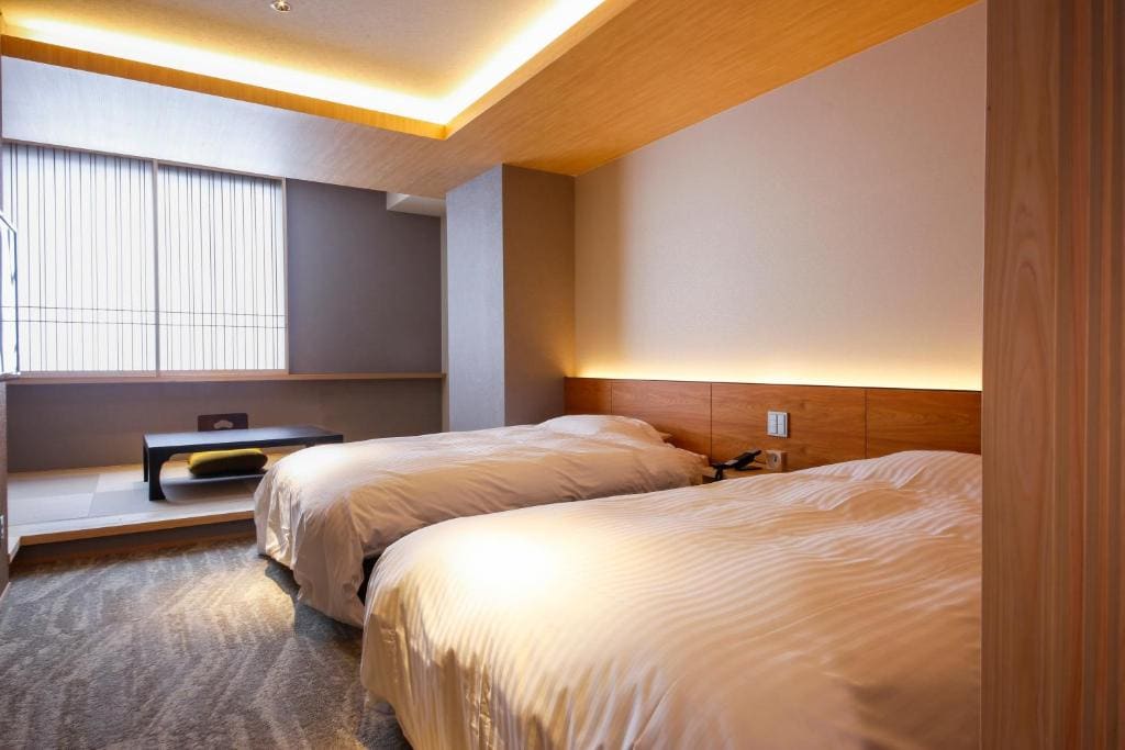 Superior Triple Room room - Image 1