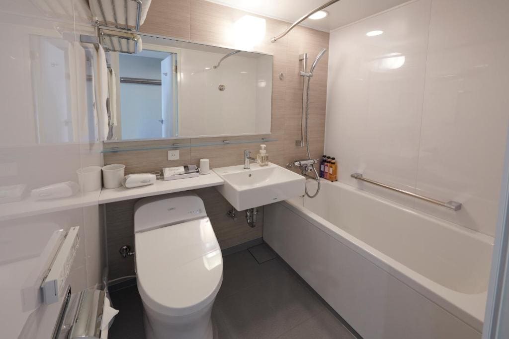 Standard Double or Twin Room room - Image 3