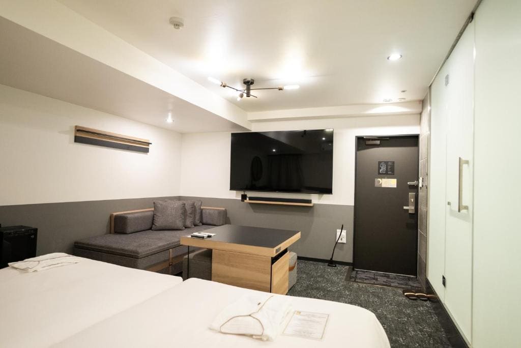 Double Room with Small Double Bed room - Image 3
