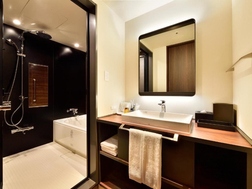 Deluxe Twin Room with Lounge Access - Non-Smoking room - Image 2