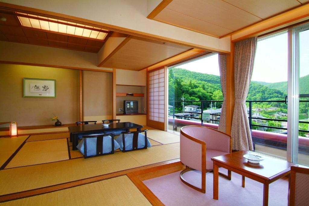 Japanese-Style Deluxe Room room - Image 2