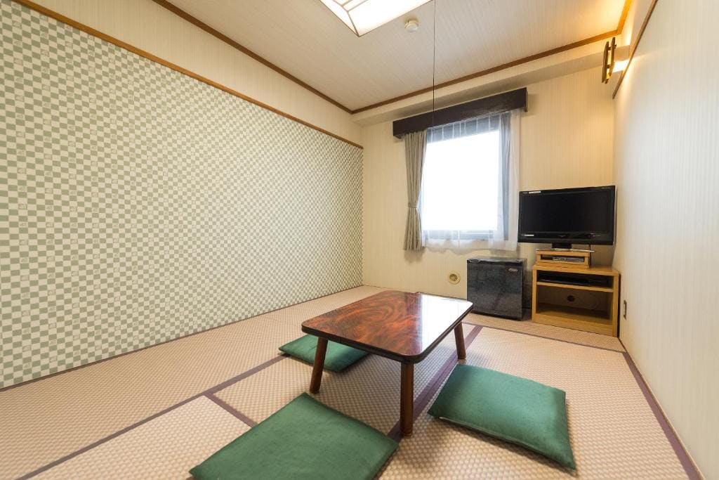 Japanese-Style Room room - Image 1