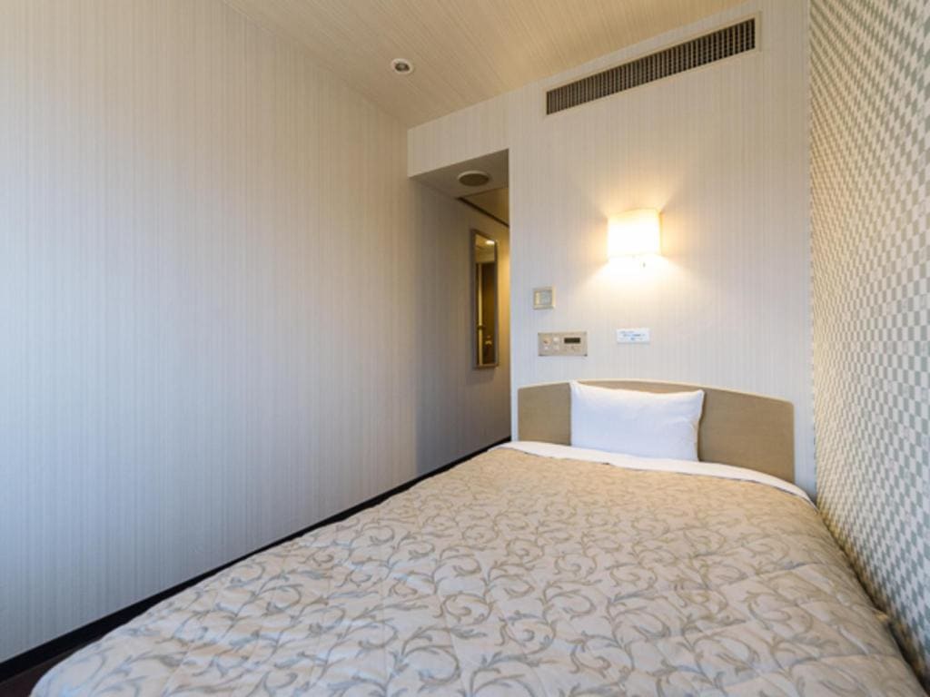 Double Room with Small Double Bed - Smoking room - Image 2