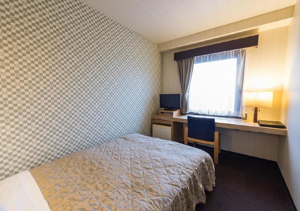 Double Room with Small Double Bed - Smoking room - Image 1