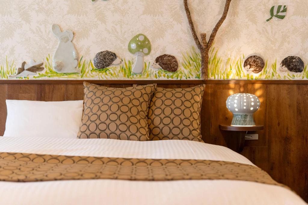 Queen Room with Two Queen Beds room - Image 3