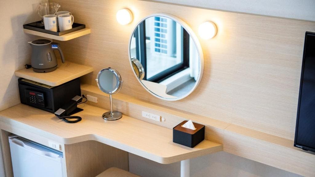 Superior Twin Room room - Image 3