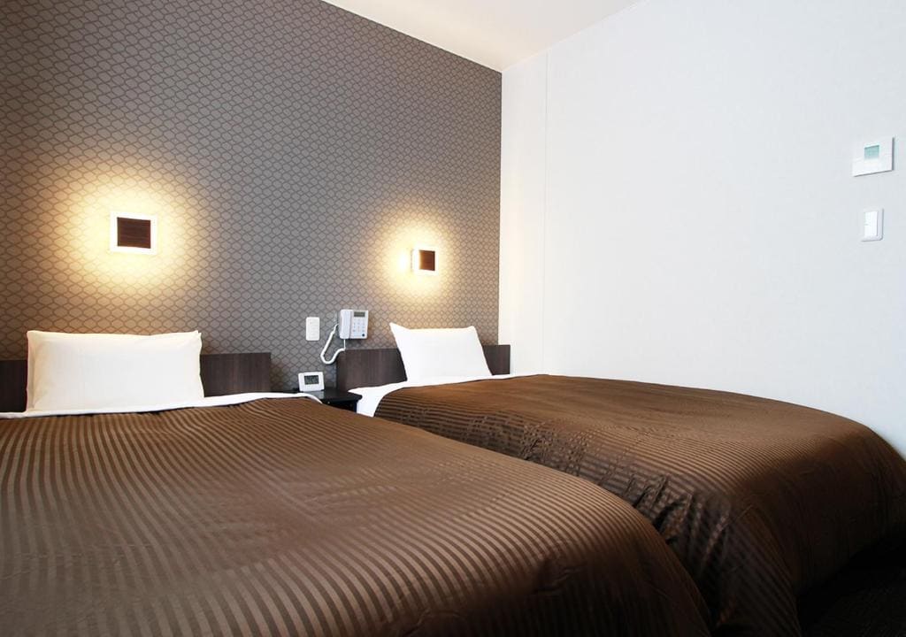 Twin Room - Non-Smoking room - Image 2