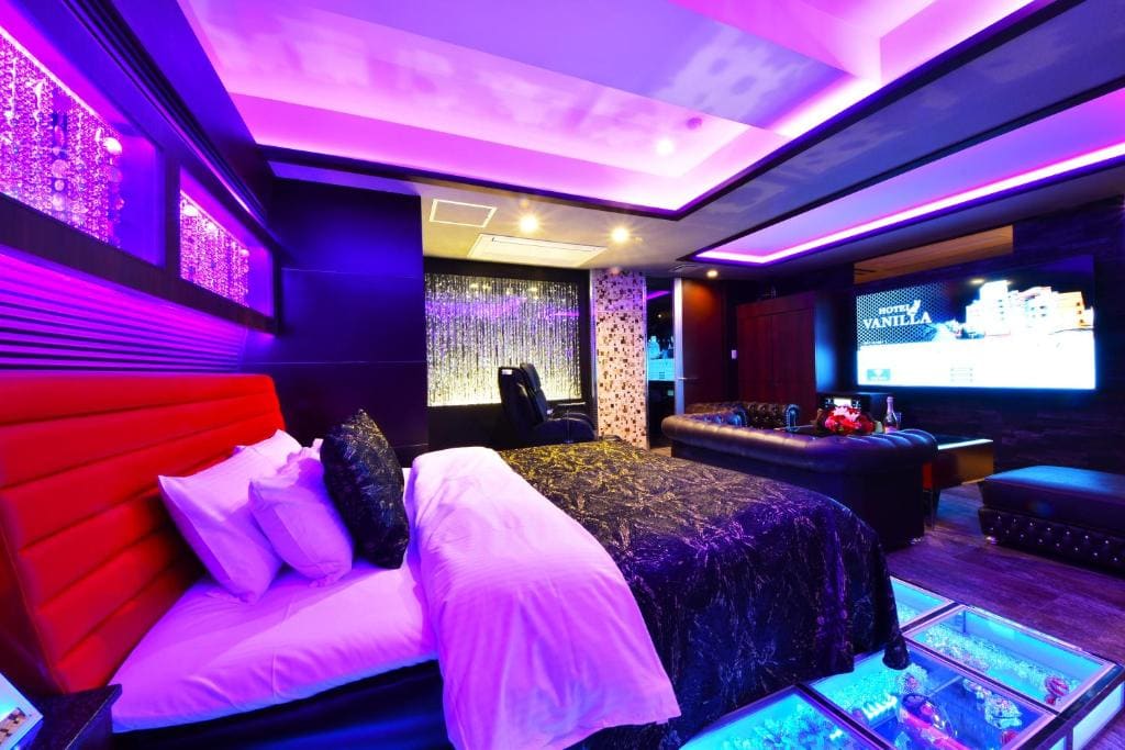 Double Room with Balcony room - Image 3