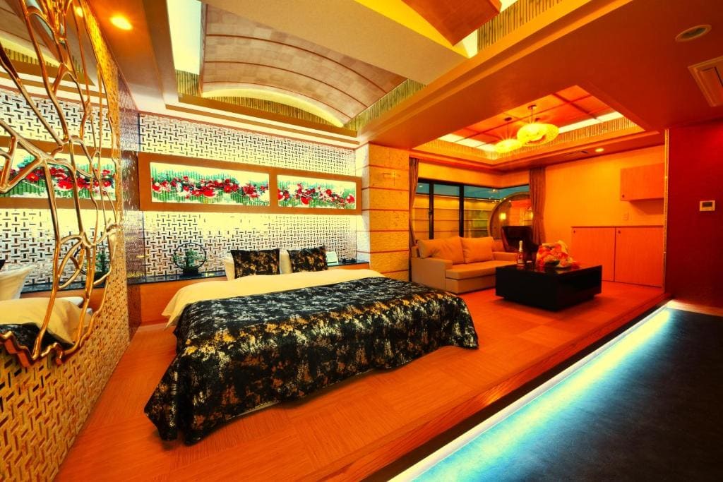 Deluxe Double Room with Balcony room - Image 2