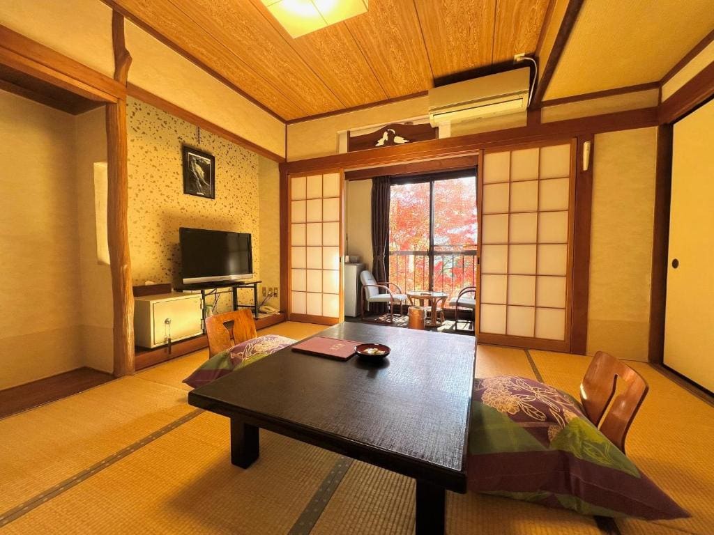 Family Room room - Image 1