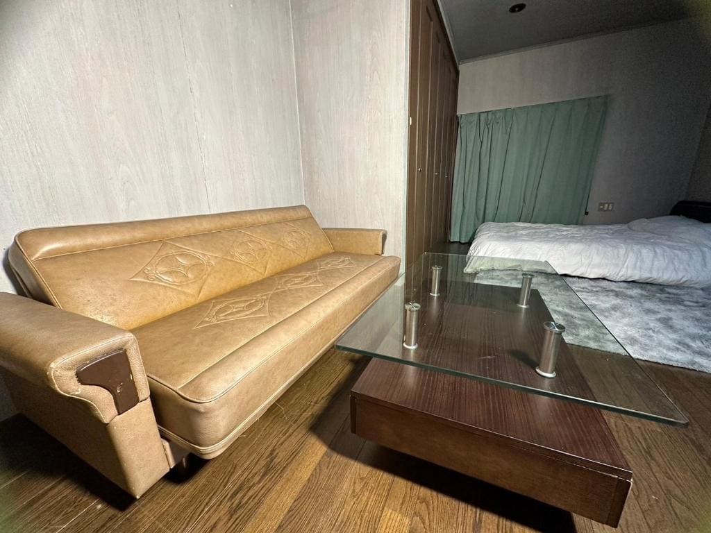 Economy Quadruple Room with Shared Bathroom room - Image 3
