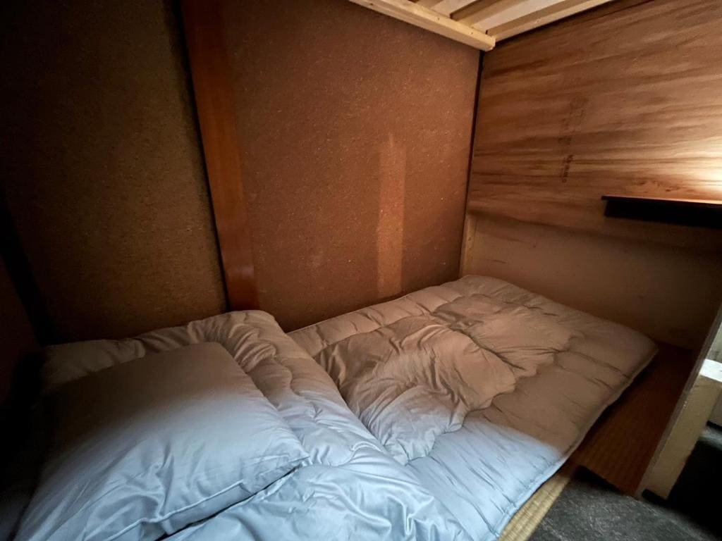 Mixed Dormitory Room room - Image 2