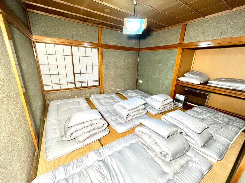 Standard Family Room room - Image 2