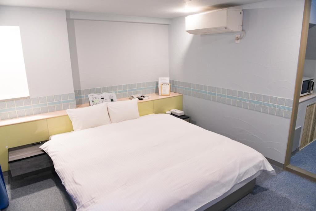Queen Room room - Image 3