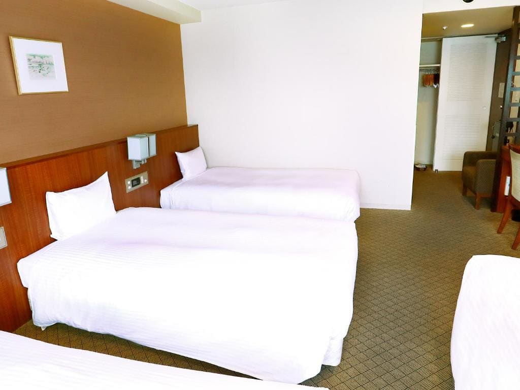 Family Room room - Image 2