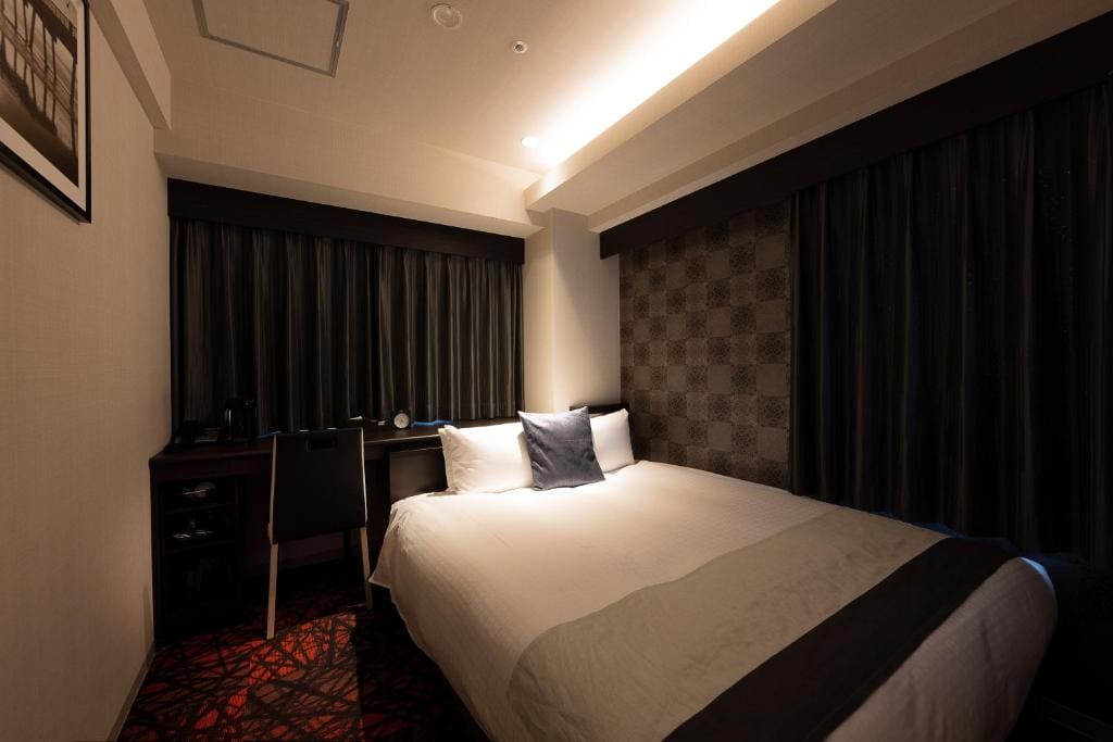 Small Double Room room - Image 1