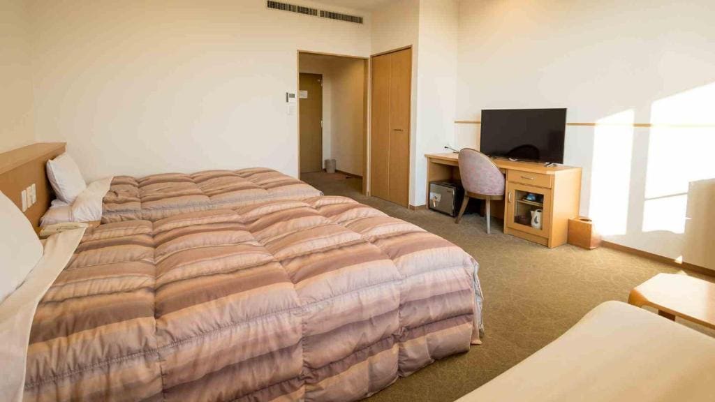 Twin Room - Disability Access - Non-Smoking room - Image 1