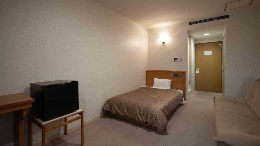 Semi-Double Room - Non-Smoking room - Image 1