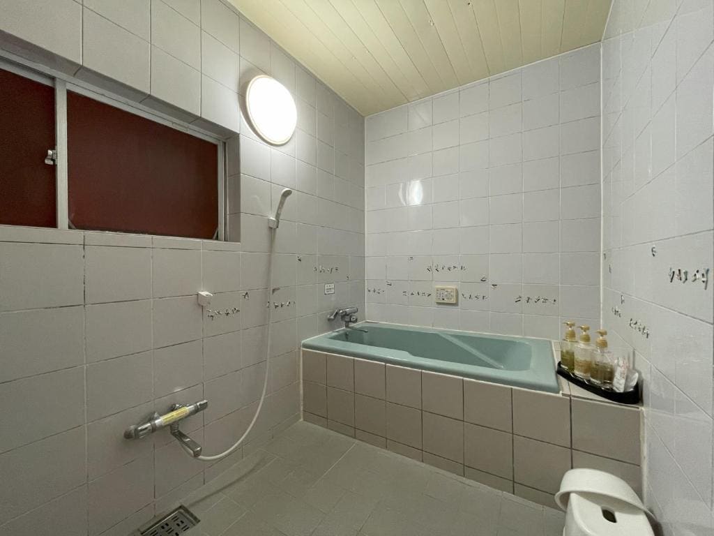Economy Double Room room - Image 2