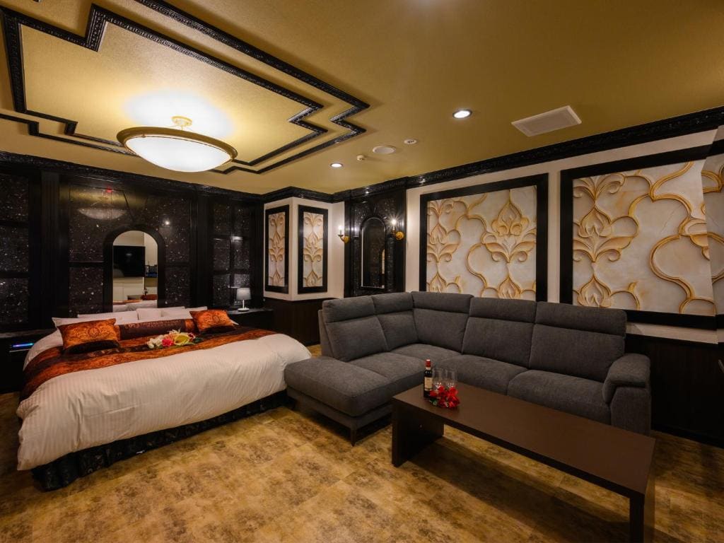 SUITE with Sauna Room - Non-Smoking room - Image 1